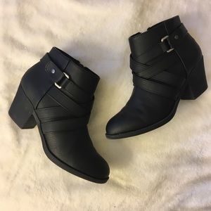 american eagle black ankle booties